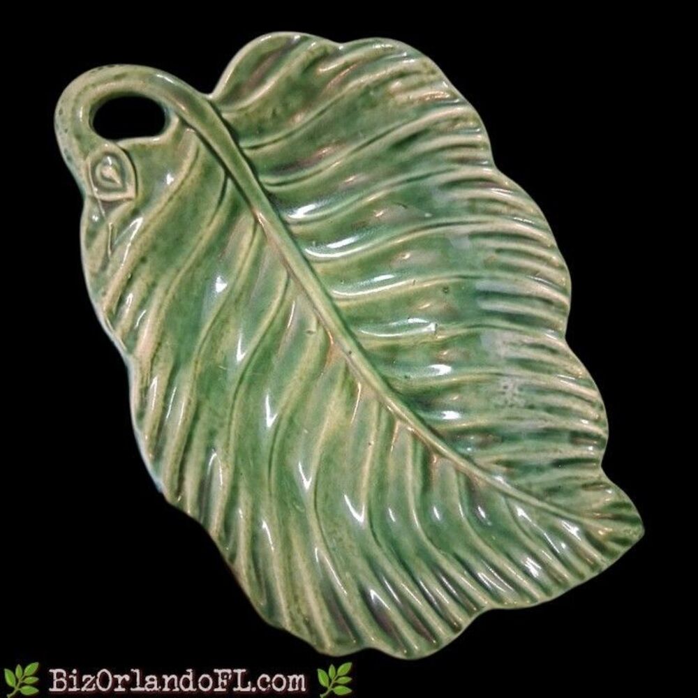 VINTAGE: Artisan Handcrafted Handpainted Studio Pottery Leaf Design Dish